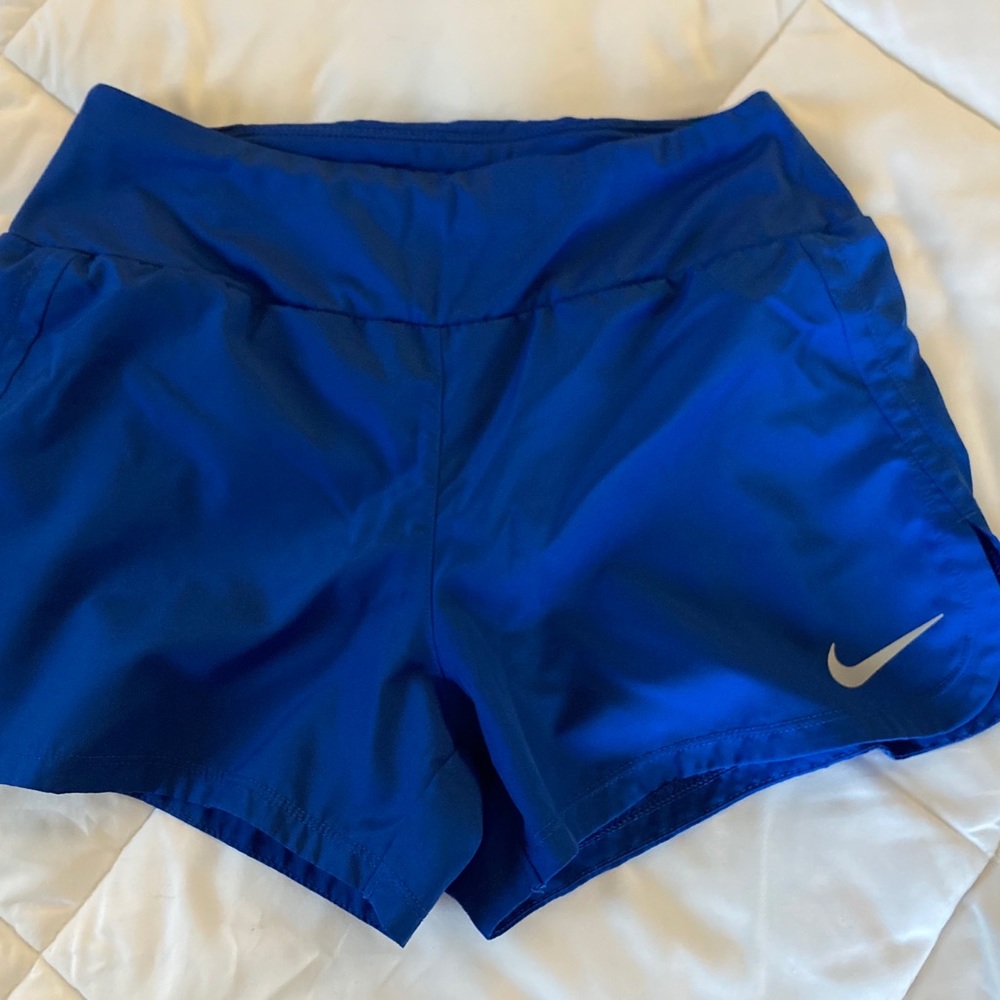 Mid rise Nike running shorts